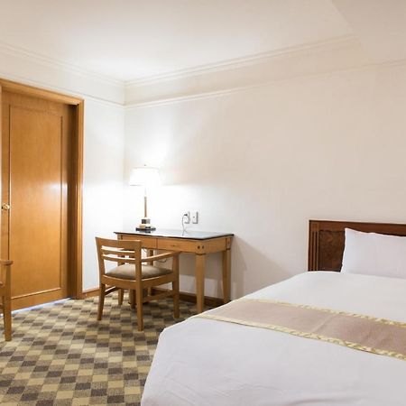 Hometel Hotel Kaohsiung Buitenkant foto