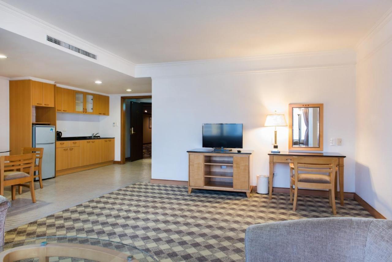 Hometel Hotel Kaohsiung Buitenkant foto