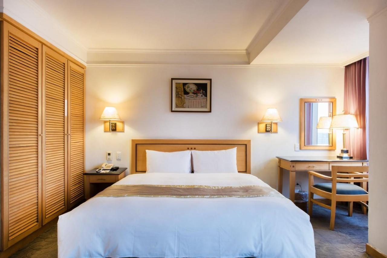 Hometel Hotel Kaohsiung Buitenkant foto