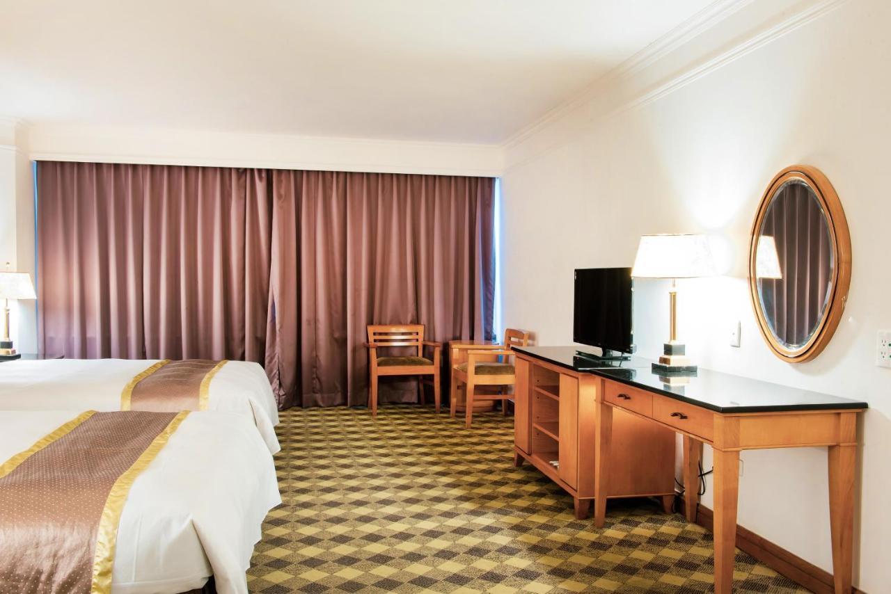 Hometel Hotel Kaohsiung Buitenkant foto
